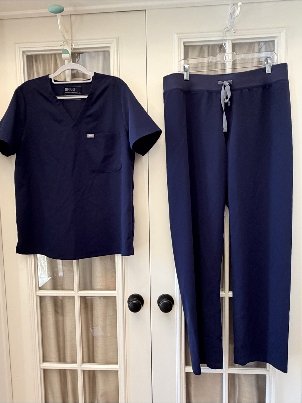 Navy Figs Women’s Scrub Set Large Top w/ XL TALL Livingston Pants EUC